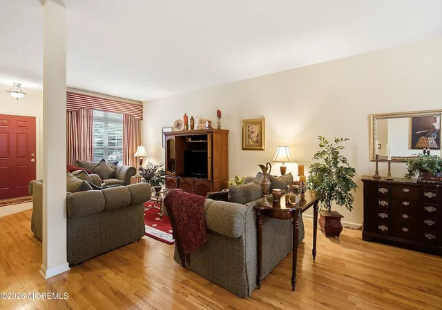 5th image of 10 Wordsworth Ct, Hightstown, NJ 08520 | MLS# 22620917