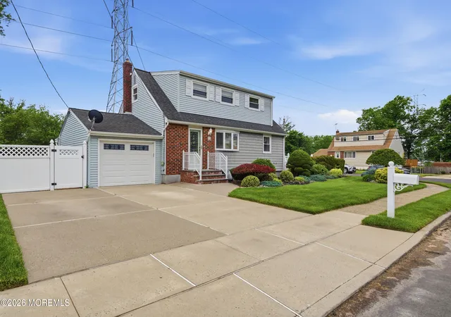 Homes for sale in Edison, NJ | 24 Deerwood Ave, Edison, NJ 08817 | MLS# 22620674