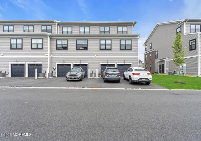 Homes for sale in Eatontown, NJ | 31 Midway Rd N, Eatontown, NJ 07724 | MLS# 22620679