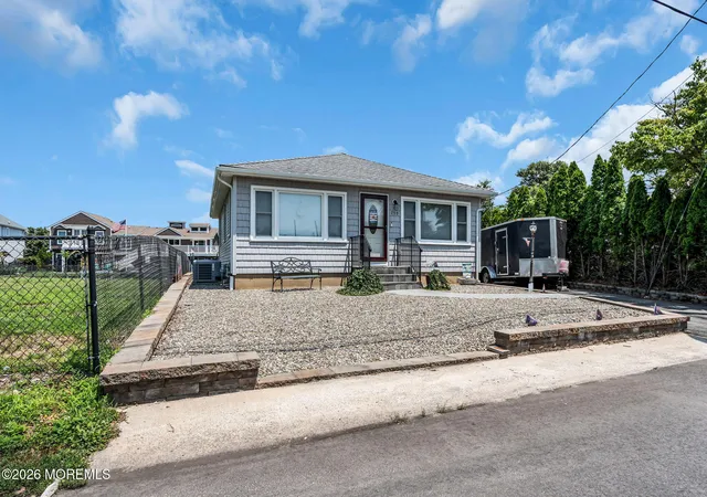 3rd image of 759 Francis Dr, Toms River, NJ 08753 | MLS# 22620703