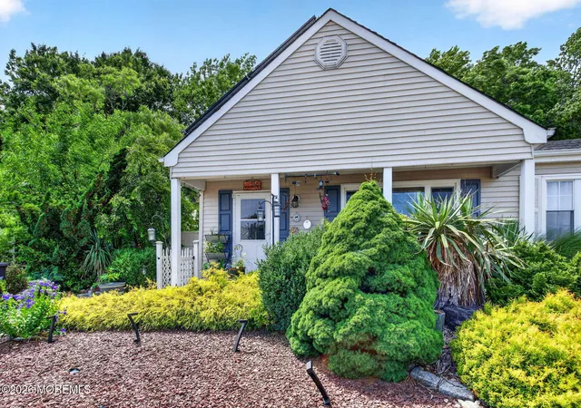 Photo 3 of Sale Pending at 536 Iron Kettle Rd, Toms River, NJ 08753 | MLS# 22620850 | Listing updated on 2026-08-18