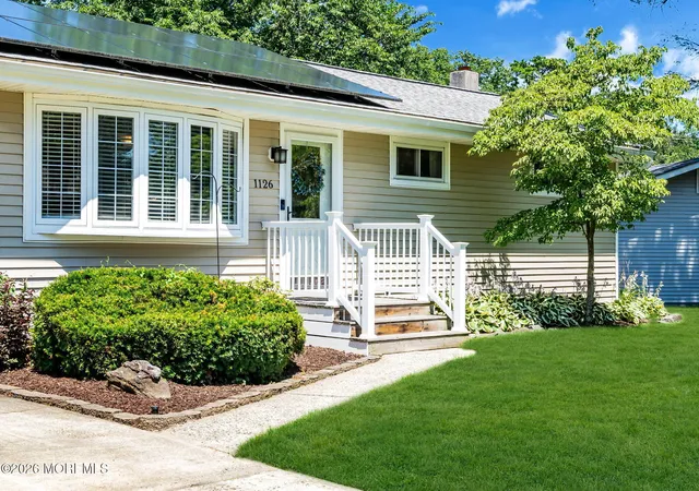 2nd image of 1126 Overlook Dr, Toms River, NJ 08753 | MLS# 22620924