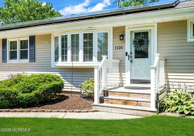 3rd image of 1126 Overlook Dr, Toms River, NJ 08753 | MLS# 22620924