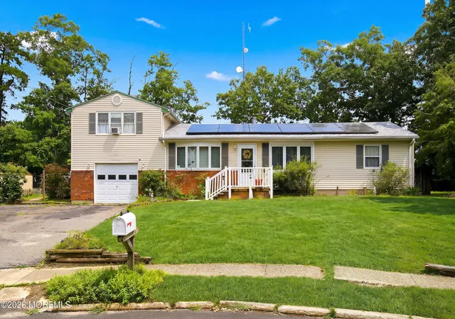 Photo 1 of Single family home for sale at 17 Darye Ct, Toms River, NJ 08755 | MLS# 22621008 | Listing updated on 2026-08-24