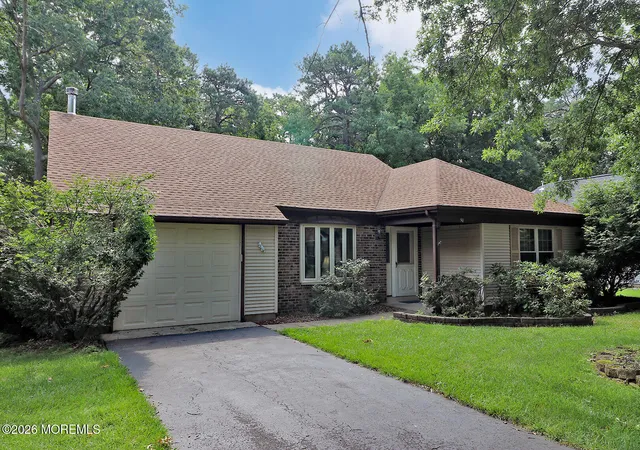 2nd image of 50 Morning Glory Ln, Whiting, NJ 08759 | MLS# 22621052