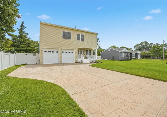 Photo 4 of Single family home for sale at 89 Venus Ln, Toms River, NJ 08753 | MLS# 22621099 | Listing updated on 2026-08-24