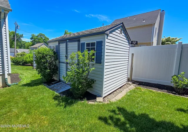 36th image of 137 Bowline Rd, Manahawkin, NJ 08050 | MLS# 22621198