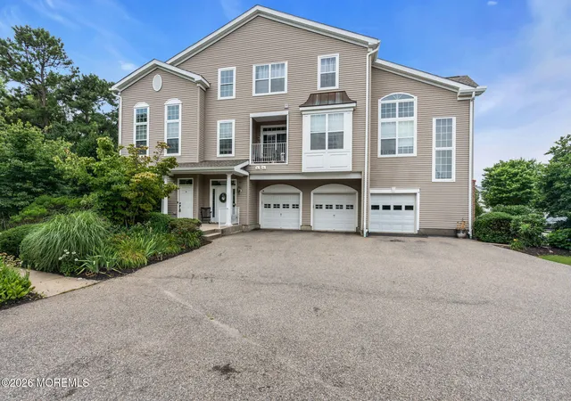 Homes for sale in Manahawkin, NJ | 41 Bryce Ln, Manahawkin, NJ 08050
