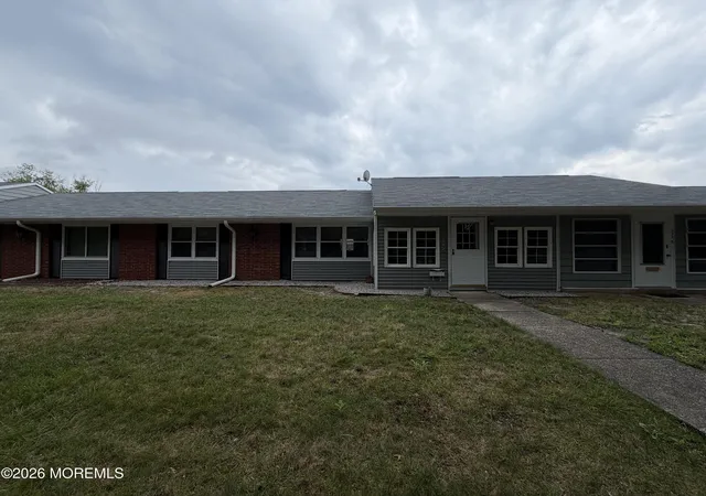 Homes for sale in Lakewood, NJ | 337c Canterbury Ct, Lakewood, NJ 08701 | MLS# 22621122
