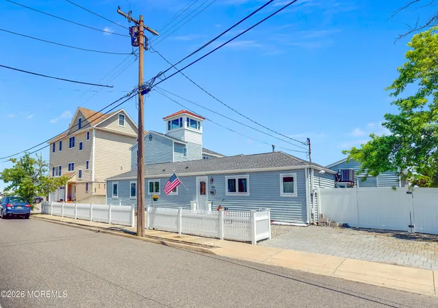 Homes for sale in Berkeley, NJ | 405 Sunset Dr S, Berkeley, NJ 08721 | MLS# 22621450