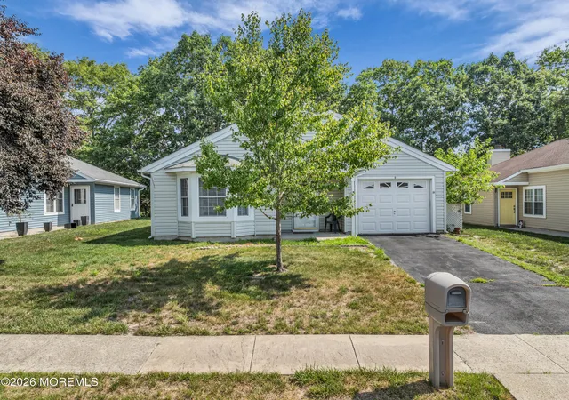 Homes for sale in Barnegat, NJ | 8 Dogwood Dr, Barnegat, NJ 08005 | MLS# 22621182
