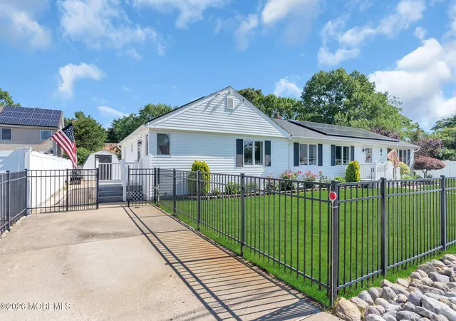 3rd image of 470 Woodpark Dr, Brick, NJ 08723 | MLS# 22621302