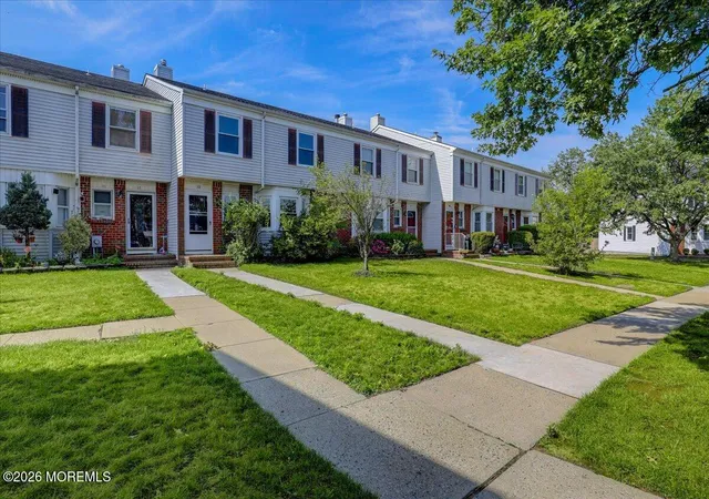 Homes for sale in Sayreville, NJ | 10 Begonia Ct, Sayreville, NJ 08872 | MLS# 22621290
