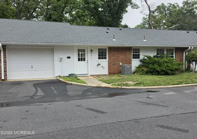 Homes for sale in Lakewood, NJ | 437C Portsmouth Dr #c, Lakewood, NJ 08701 | MLS# 22621333