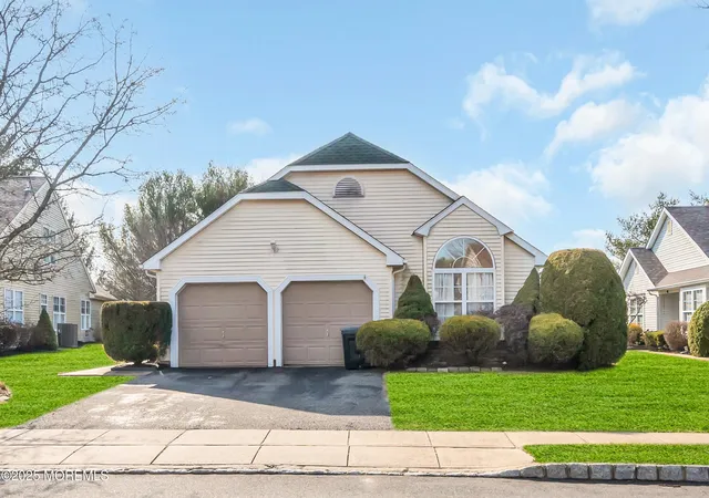 Photo 1 of Single family home for sale at 2674 Meadow Lake Dr, Toms River, NJ 08755 | MLS# 22621391 | Listing updated on 2026-08-21