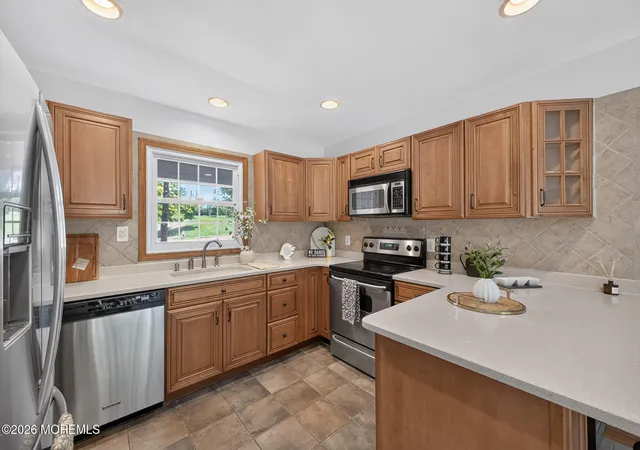 3rd image of 26 Inglewood Ln, Matawan, NJ 07747 | MLS# 22621447