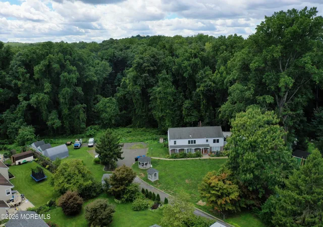 Listing Photo 2 - Condo for sale in building located at 1 Thompson Dr, Leonardo, NJ 07737 - Unit #