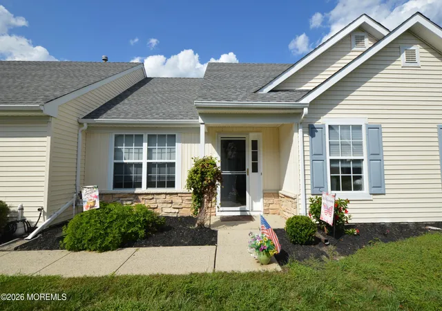 Photo 3 of Single family home for sale at 3341 Deep River Ln, Toms River, NJ 08755 | MLS# 22624625 | Listing updated on 2026-08-27