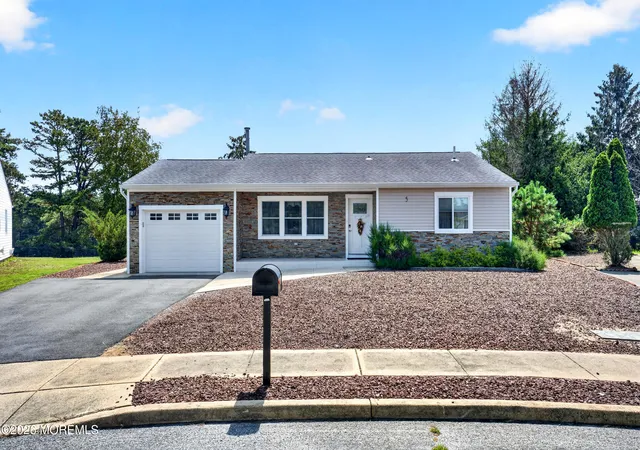 Photo 1 of Single family home for sale at 5 Shaw Ct, Toms River, NJ 08757 | MLS# 22627244 | Listing updated on 2026-09-08