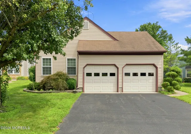 Photo 3 of Single family home for sale at 181 Concordia Cir, Monroe, NJ 08831 | MLS# 22626502 | Listing updated on 2026-08-24
