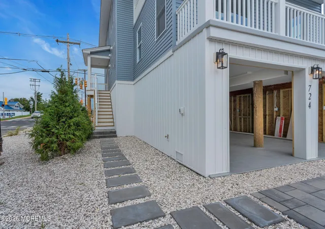 Photo 4 of Single family home for sale at 724 Bay Ave, Brick, NJ 08724 | MLS# 22624951 | Listing updated on 2026-09-21
