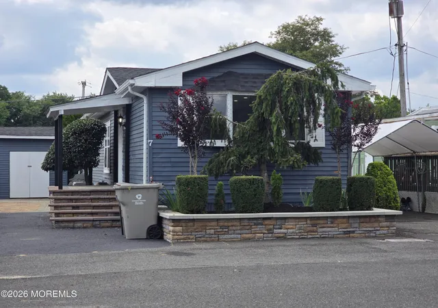 2nd image of 7 Shady Lake Cir, Jackson, NJ 08527 | MLS# 22626106