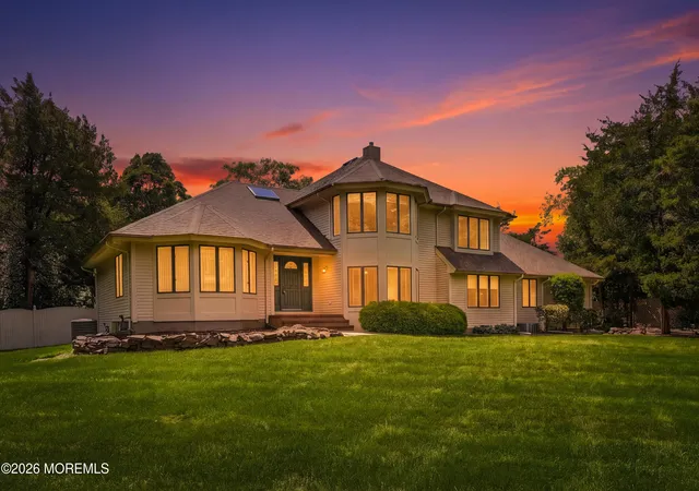 Photo 2 of Single family home for sale at 195 Lamdan Ln, Toms River, NJ 08753 | MLS# 22625247 | Listing updated on 2026-09-04