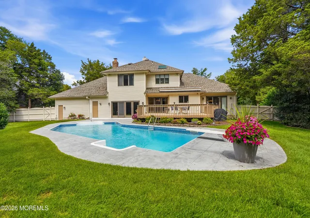 Photo 3 of Single family home for sale at 195 Lamdan Ln, Toms River, NJ 08753 | MLS# 22625247 | Listing updated on 2026-09-04