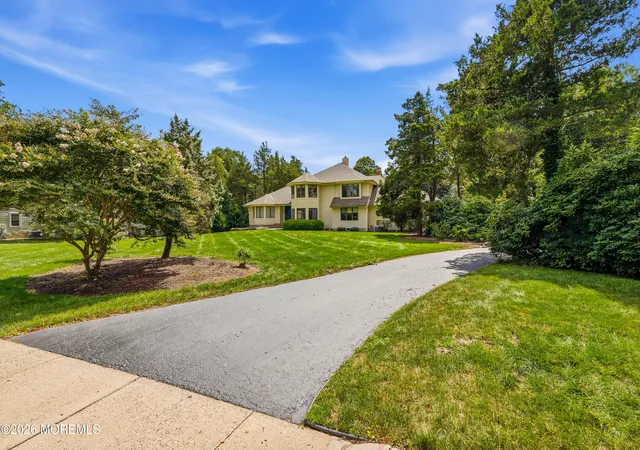 Photo 4 of Single family home for sale at 195 Lamdan Ln, Toms River, NJ 08753 | MLS# 22625247 | Listing updated on 2026-09-04