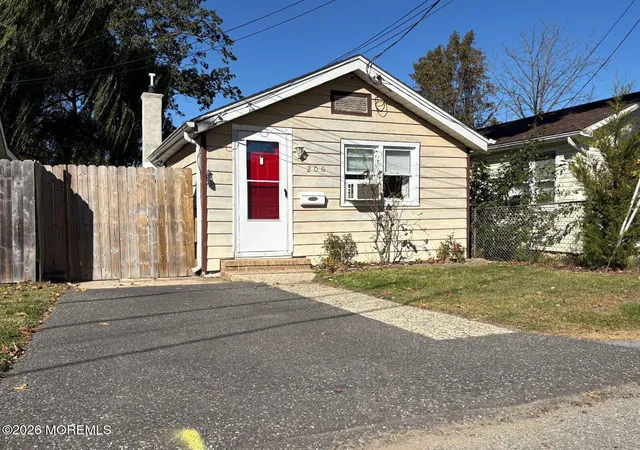 Photo 1 of Single family home for sale at 206 Hillcrest Ave, South Amboy, NJ 08879 | MLS# 22625326 | Listing updated on 2026-10-26