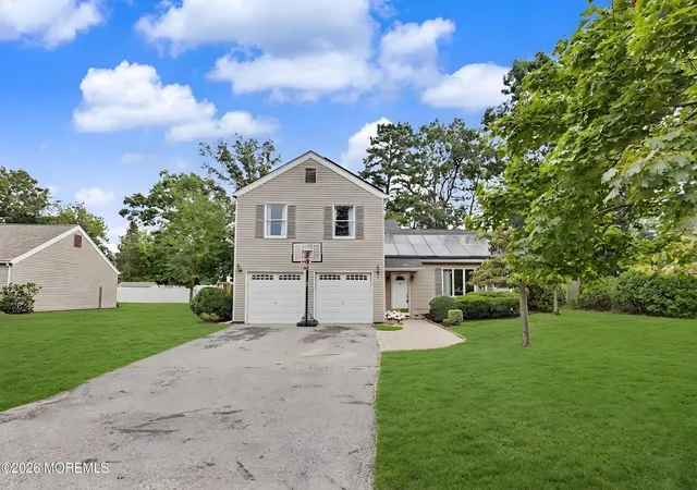 Photo 2 of Single family home for sale at 1005 Eastwind Ave, Toms River, NJ 08753 | MLS# 22626440 | Listing updated on 2026-09-13