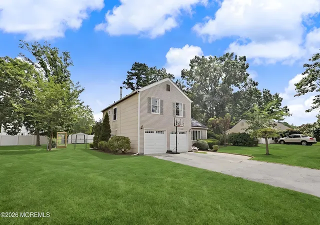 Photo 3 of Single family home for sale at 1005 Eastwind Ave, Toms River, NJ 08753 | MLS# 22626440 | Listing updated on 2026-09-13