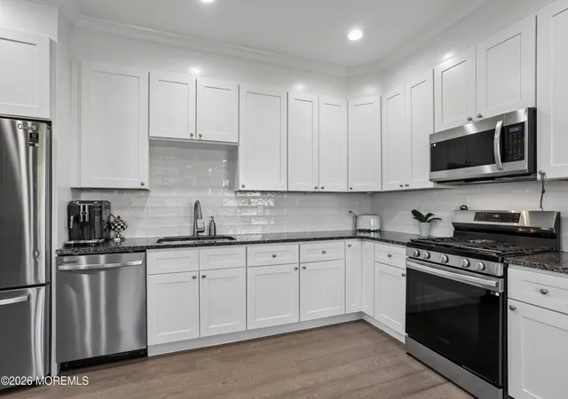 5th image of 112 Hedgerow Ln, Manalapan, NJ 07726 | MLS# 22625488