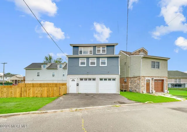 Photo 3 of Single family home for sale at 37 Circuit St, Keansburg, NJ 07734 | MLS# 22625535 | Listing updated on 2026-10-09