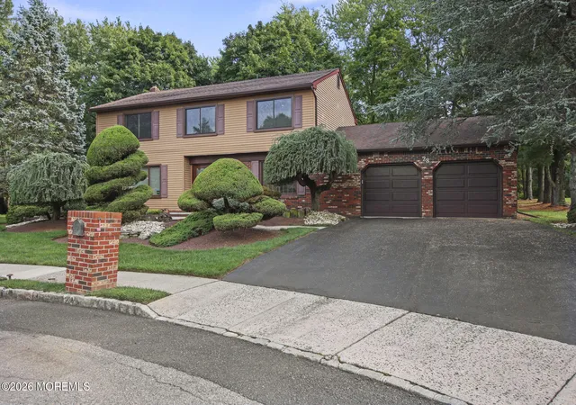 2nd image of 28 Buttonwood Dr, Marlboro, NJ 07746 | MLS# 22626120