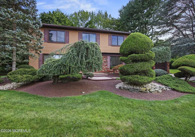 3rd image of 28 Buttonwood Dr, Marlboro, NJ 07746 | MLS# 22626120