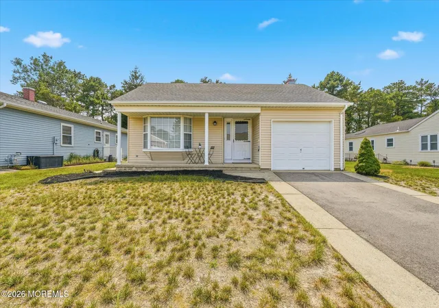 Photo 3 of Single family home for sale at 196 Pulaski Blvd, Toms River, NJ 08757 | MLS# 22626759 | Listing updated on 2026-10-07