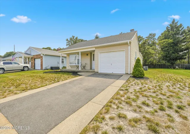 Photo 3 of Single family home for sale at 196 Pulaski Blvd, Toms River, NJ 08757 | MLS# 22626759 | Listing updated on 2026-10-07