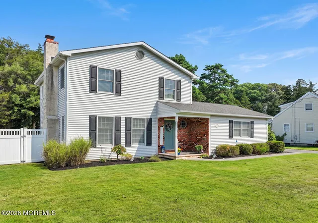2nd image of 3 Pinehurst Dr, Little Egg Harbor, NJ 08087 | MLS# 22626375