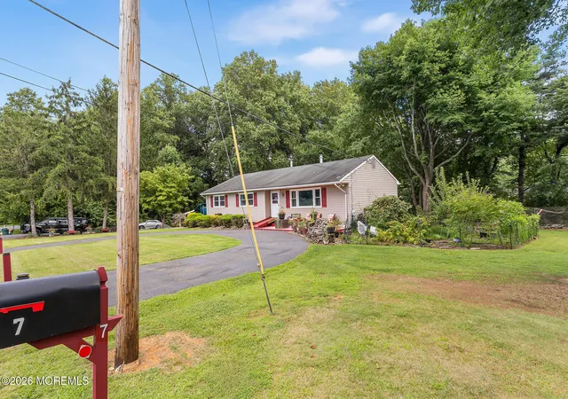 Photo 3 of Sale Pending at 7 Chambers Rd, Millstone, NJ 08510 | MLS# 22627012 | Listing updated on 2026-09-11