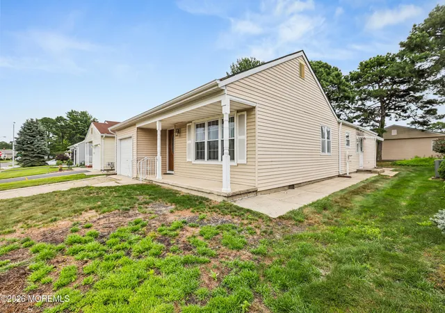 2nd image of 28 W Kinkora Ct W, Toms River, NJ 08757 | MLS# 22626246