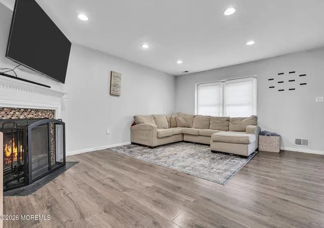 5th image of 47 Colonial Ct #121, Jackson, NJ 08527 | MLS# 22626085