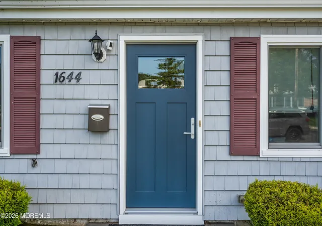 Photo 3 of Single family home for sale at 1644 Union Ave, Hazlet, NJ 07730 | MLS# 22626299 | Listing updated on 2026-10-05