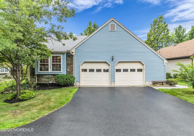 Photo 3 of Sale Pending at 11 John Paul Jones Dr, Monroe, NJ 08831 | MLS# 22626167 | Listing updated on 2026-09-29