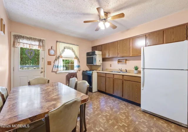 4th image of 962 Sids Ct #962, Brick, NJ 08724 | MLS# 22626089