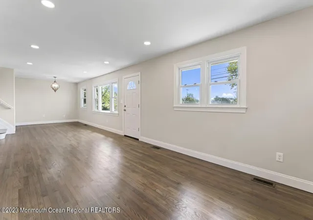 4th image of 200 Terrace Ave, Toms River, NJ 08753 | MLS# 22626091