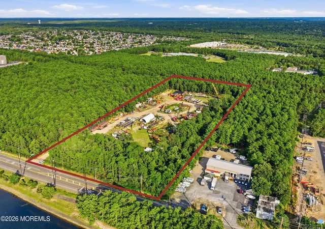 2nd image of 2500 Ridgeway Blvd, Manchester, NJ 08759 | MLS# 22626123