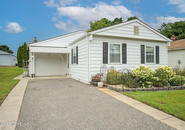 3rd image of 5 Pulaski Blvd #5, Toms River, NJ 08757 | MLS# 22626237