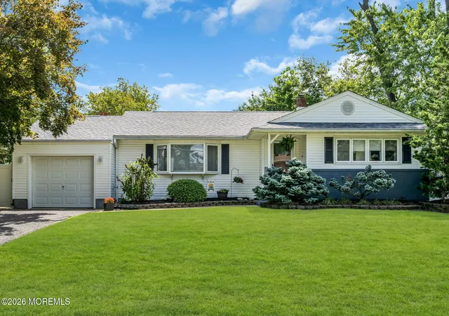 Photo 2 of Single family home for sale at 41 Marjorie Dr, Toms River, NJ 08755 | MLS# 22626896 | Listing updated on 2026-09-14