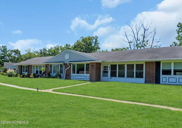 3rd image of 605B Lake Point Dr #B, Lakewood, NJ 08701 | MLS# 22626192